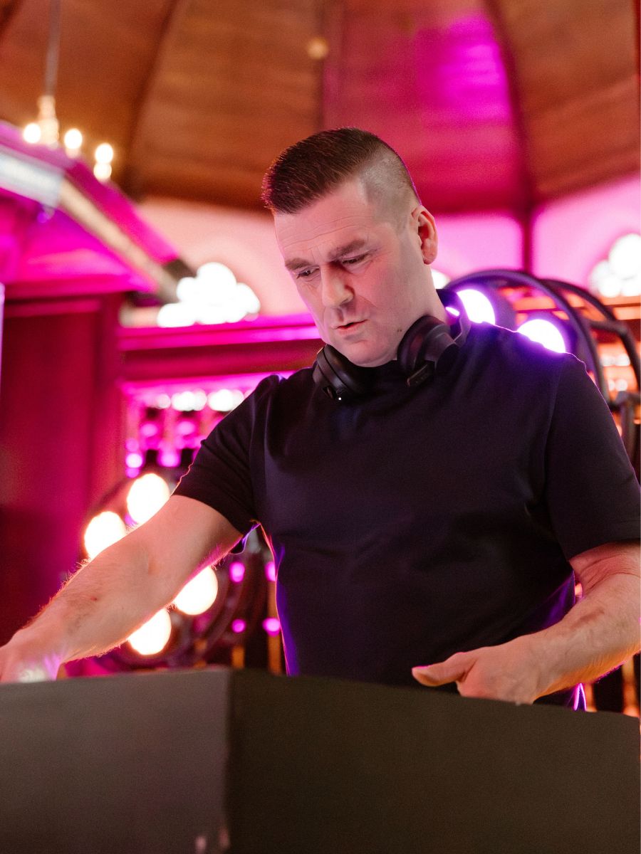 Timeless DJ Show